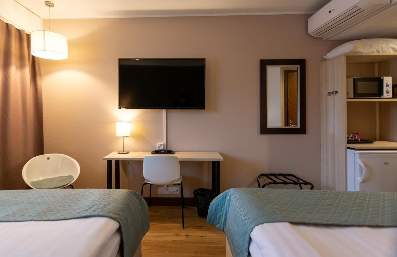 Hotel Kivitasku Kaarina Buitenkant foto